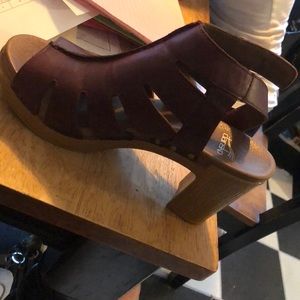 Dansko heels very comfy size 8